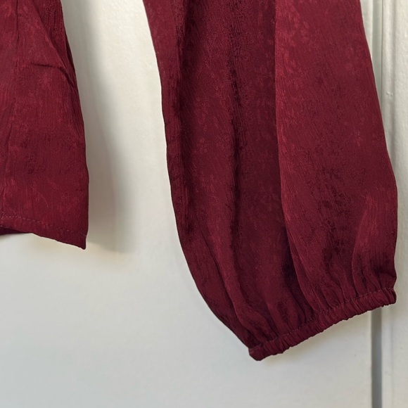 LEITH Silky Blouse in Burgundy MED Peplum Long Sleeve Top - Picture 4 of 10